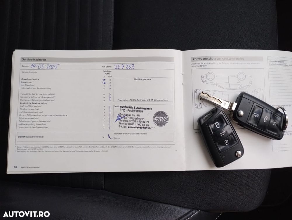 Skoda Octavia Combi 2.0 TDI RS - 8