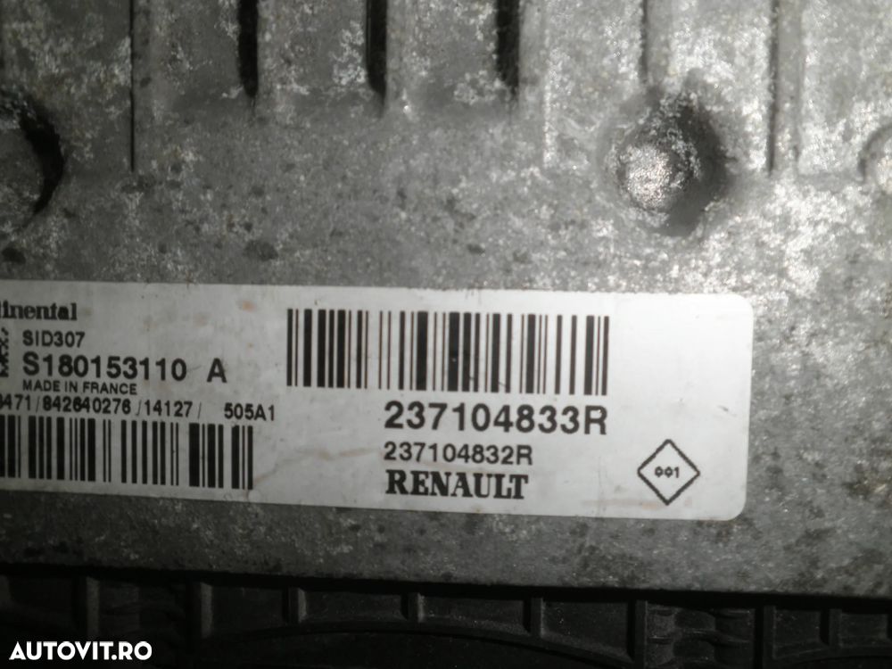 ECU / calculator motor Renault Megane 3 1.5 DCI 237104833R - 3