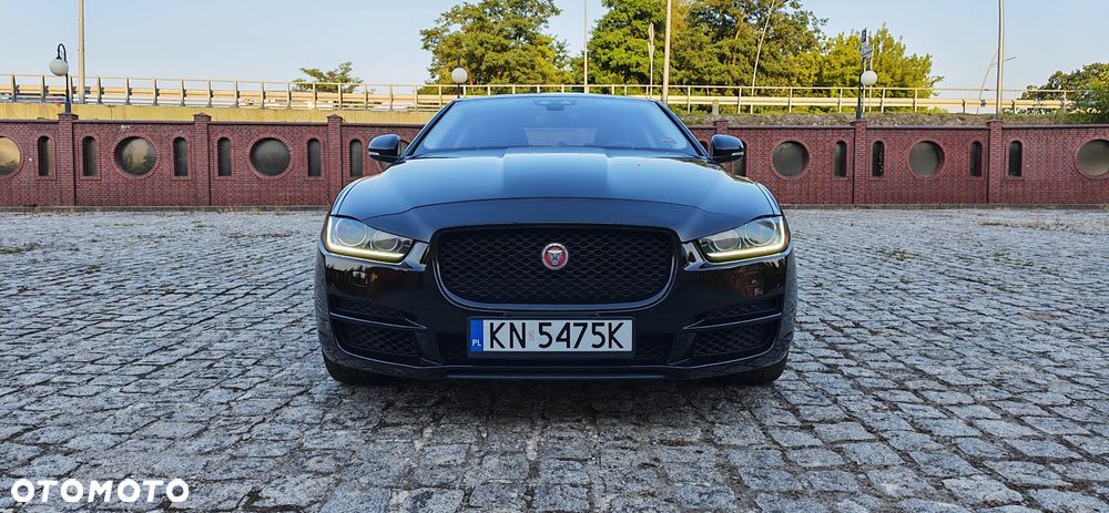 Jaguar XE - 4