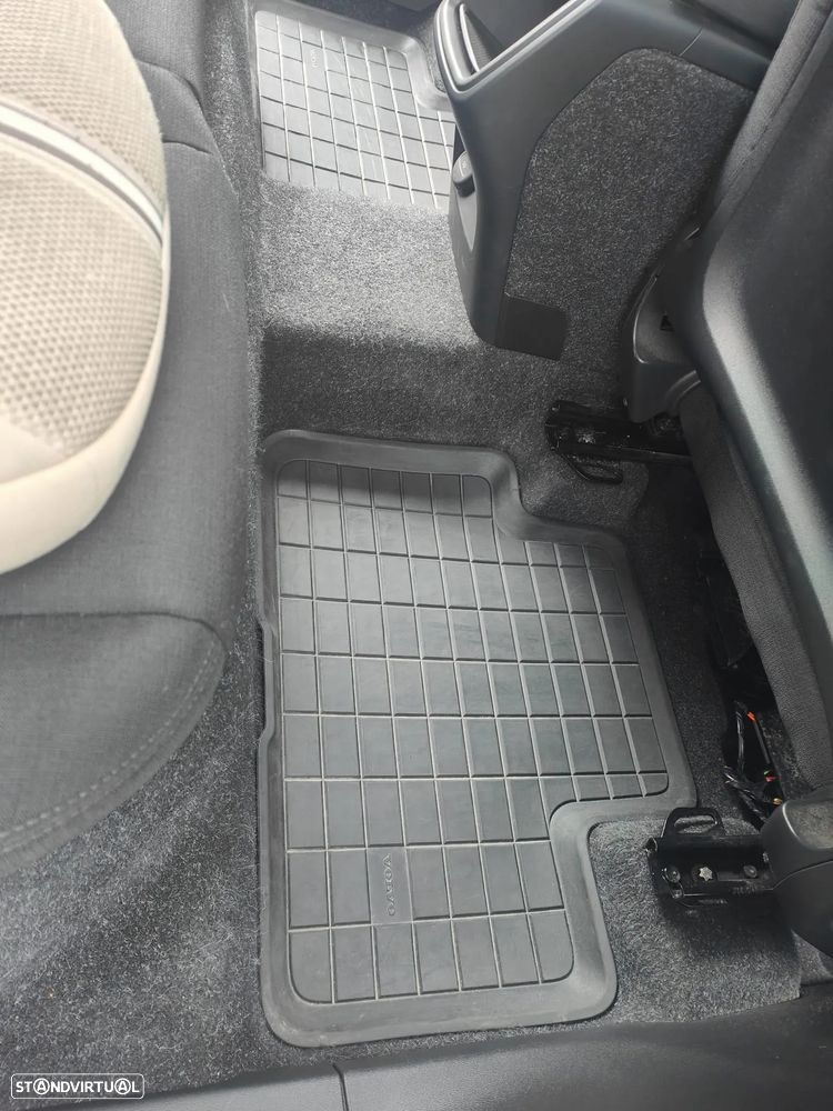 Volvo XC 40 1.5 T3 Tech Edition - 25