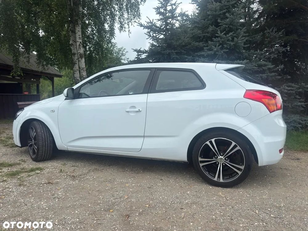 Kia ProCeed - 16