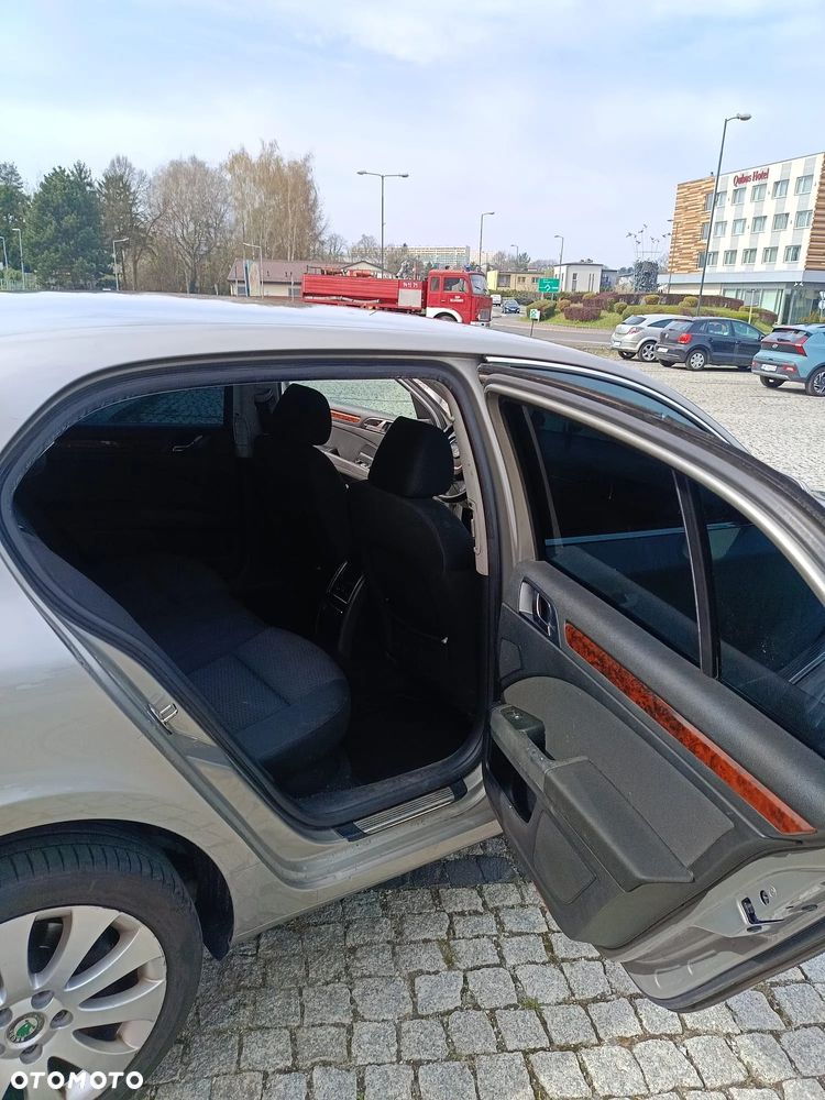 Skoda Superb 2.0 TDI 4x4 Elegance - 6