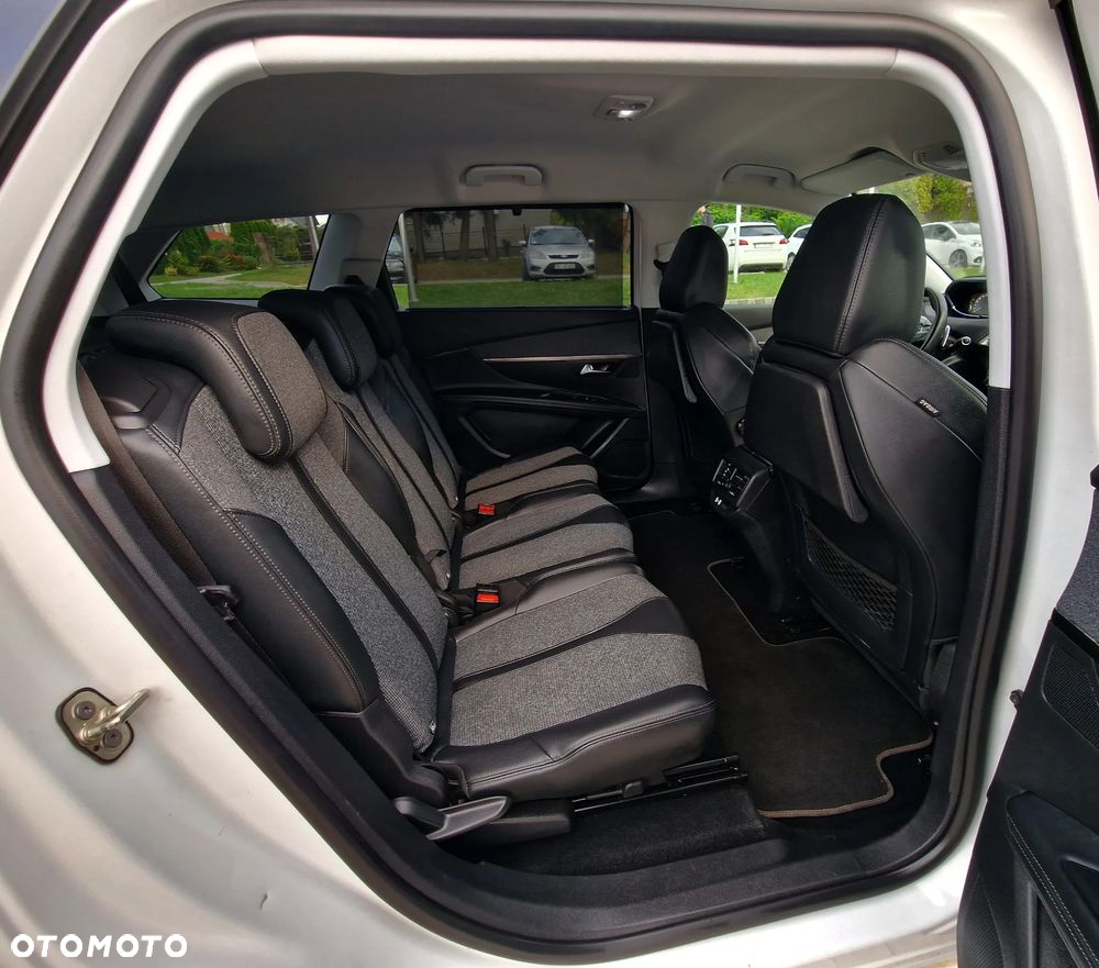 Peugeot 5008 1.6 PureTech Allure S&S EAT8 - 21