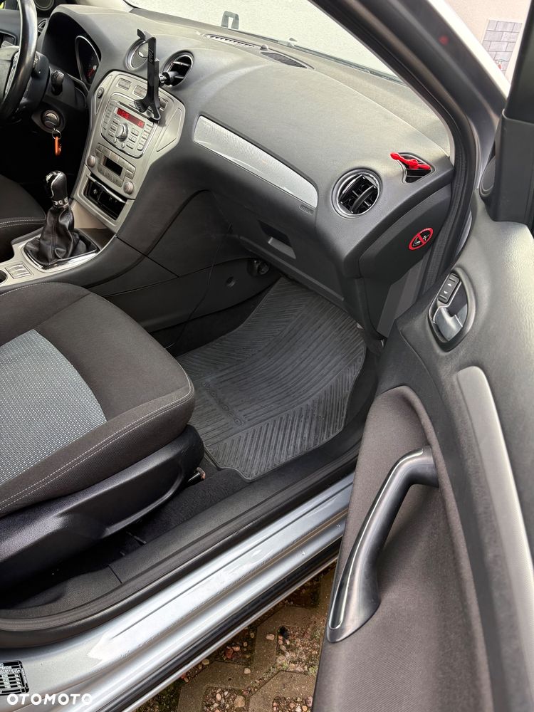 Ford Mondeo - 8