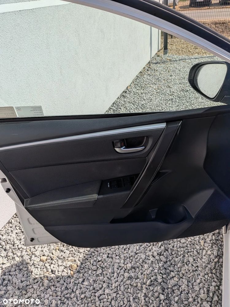 Toyota Corolla 1.6 Comfort - 12