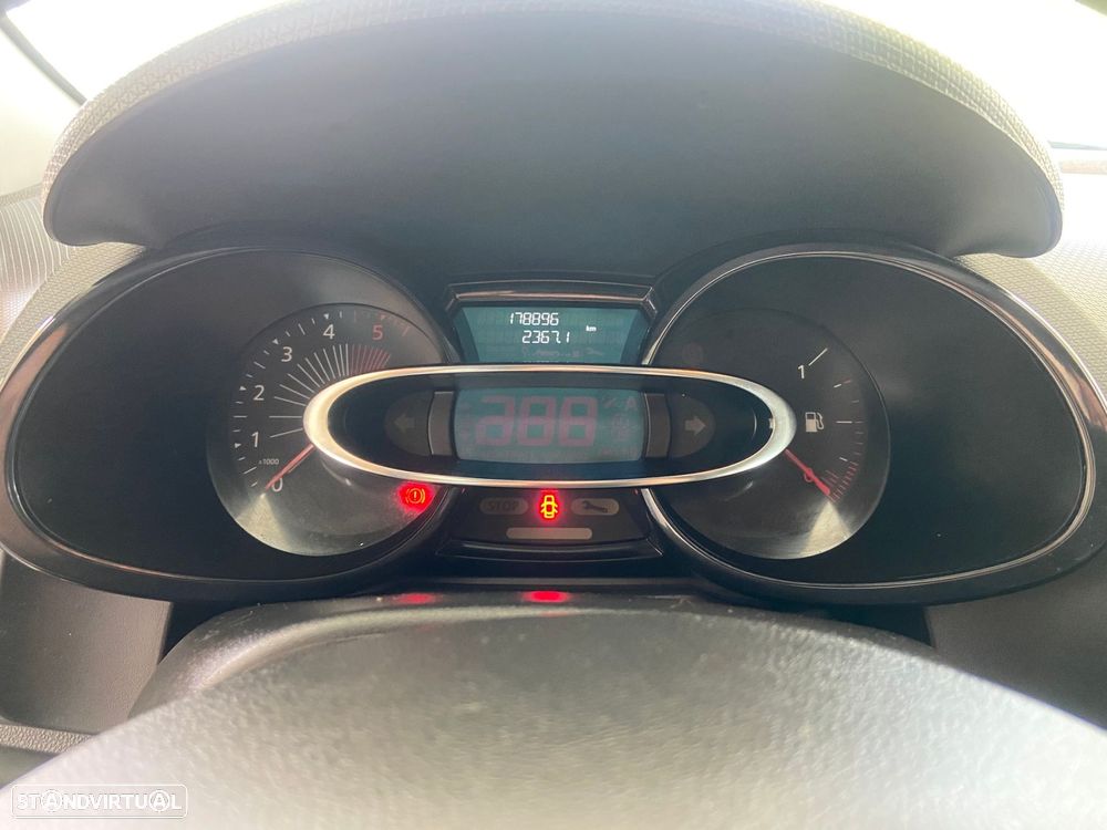 Renault Clio - 10