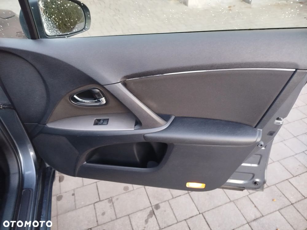 Toyota Avensis 1.8 Comfort - 20