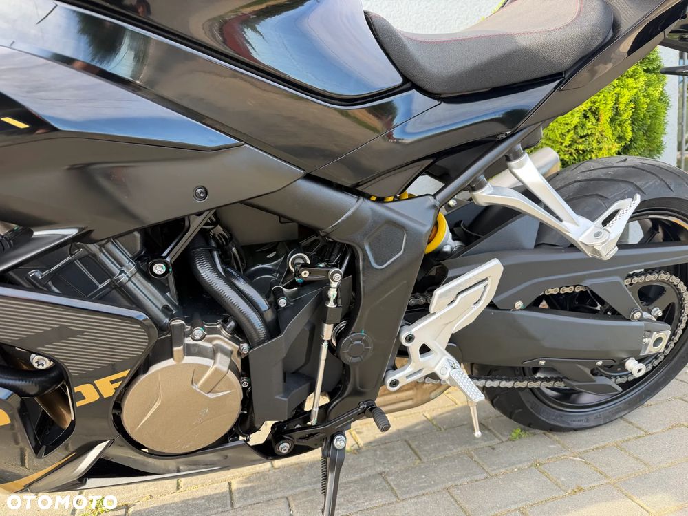 QJMOTOR SRK 800RR - 36