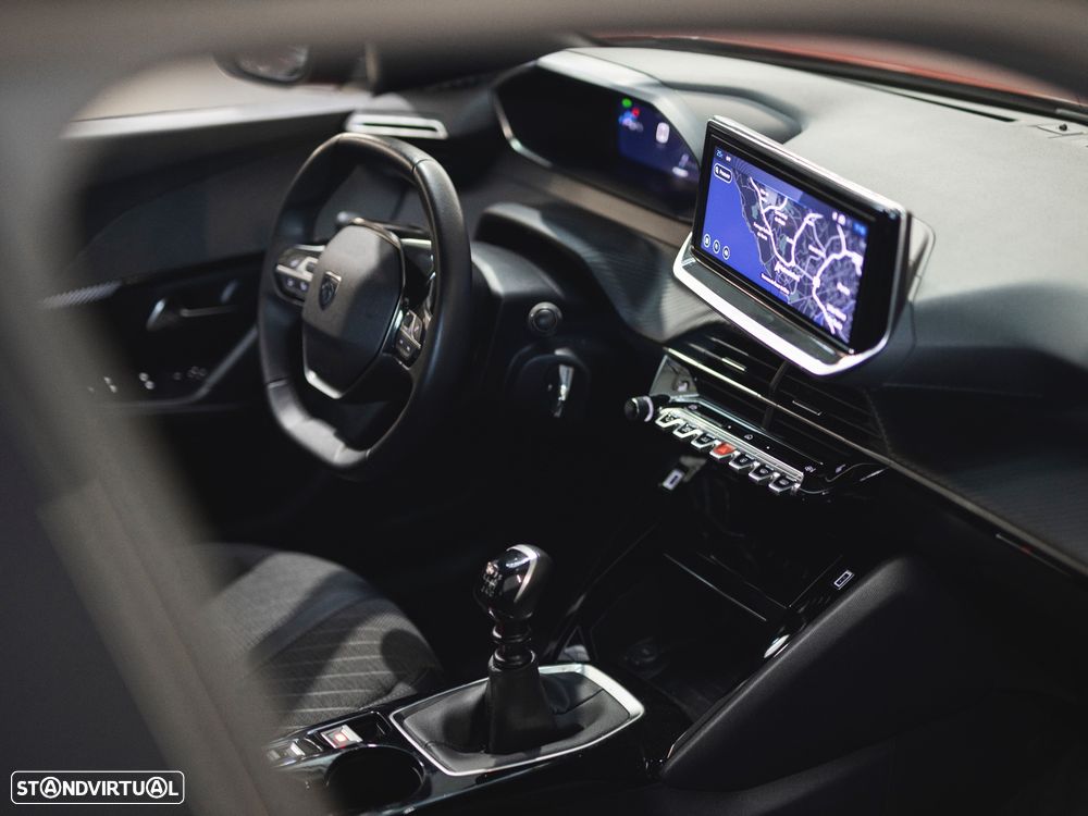 Peugeot 2008 1.2 PureTech Allure Pack - 17
