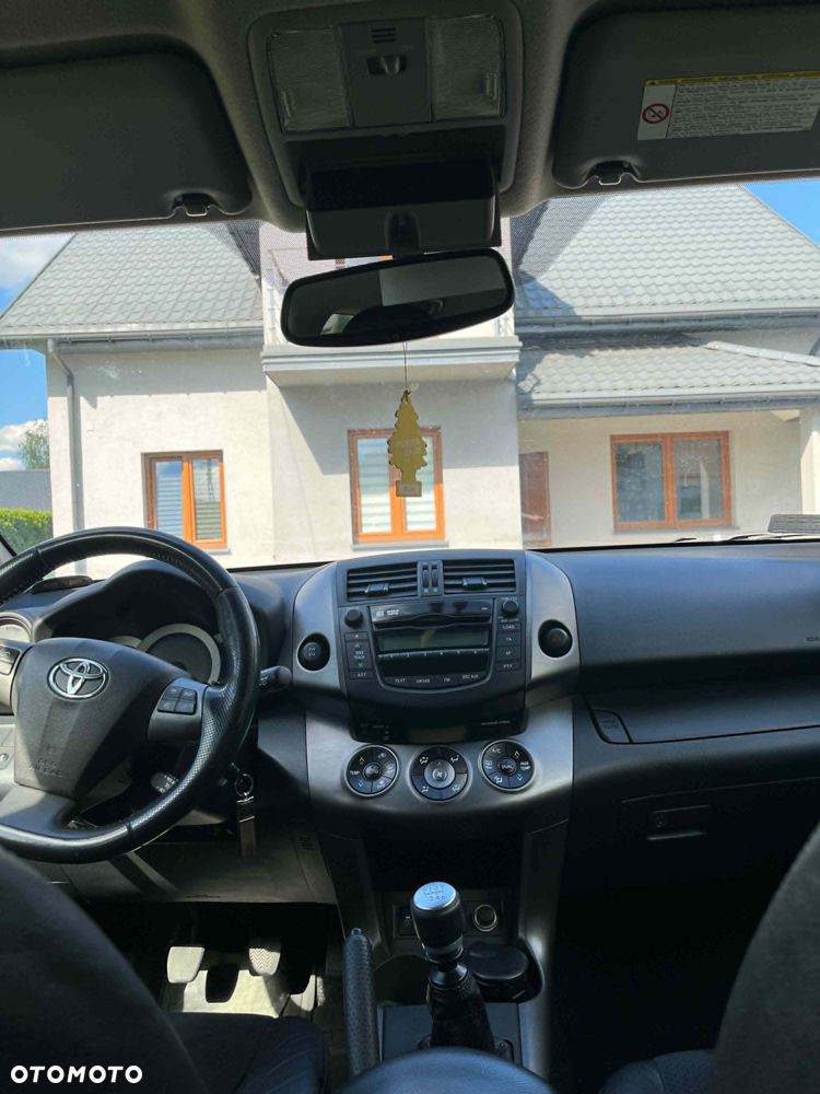 Toyota RAV4 - 6