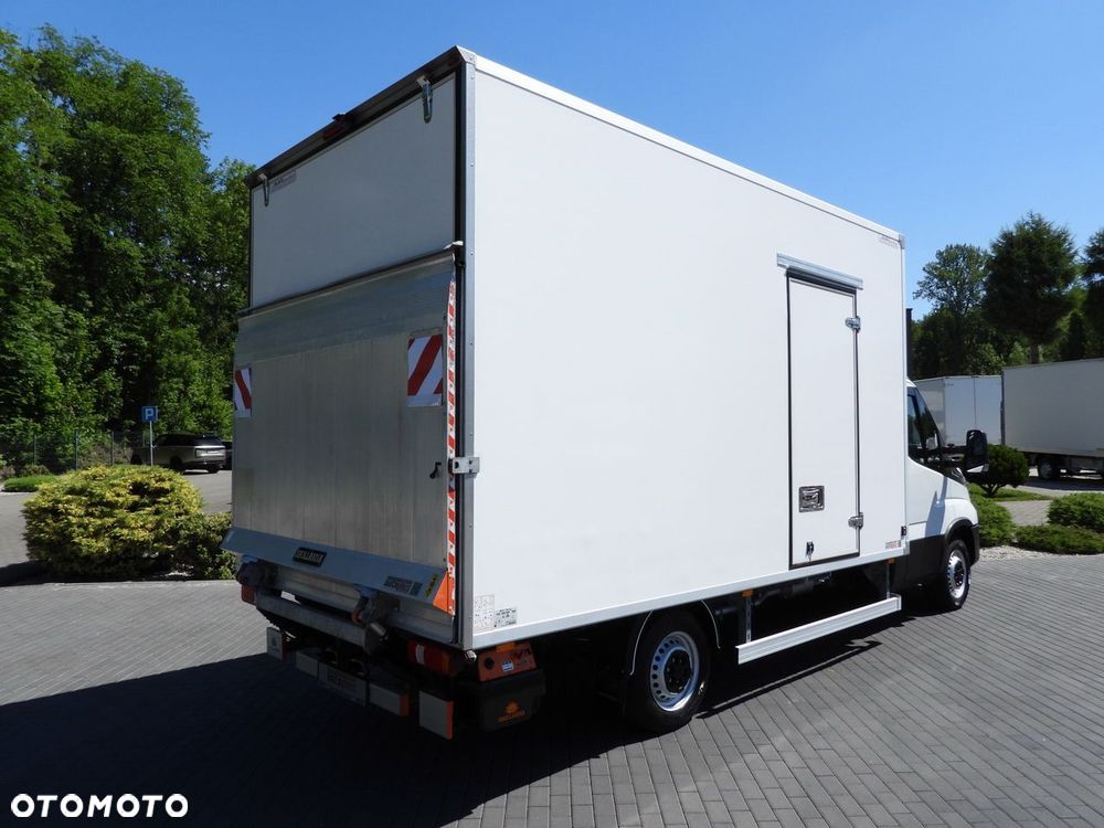 Iveco DAILY 35S18 KONTENER WINDA 8 PALET TEMPOMAT NAWIGACJA LEDY AUTOMAT HI-MATIC KLIMATYZACJA  180KM - 4