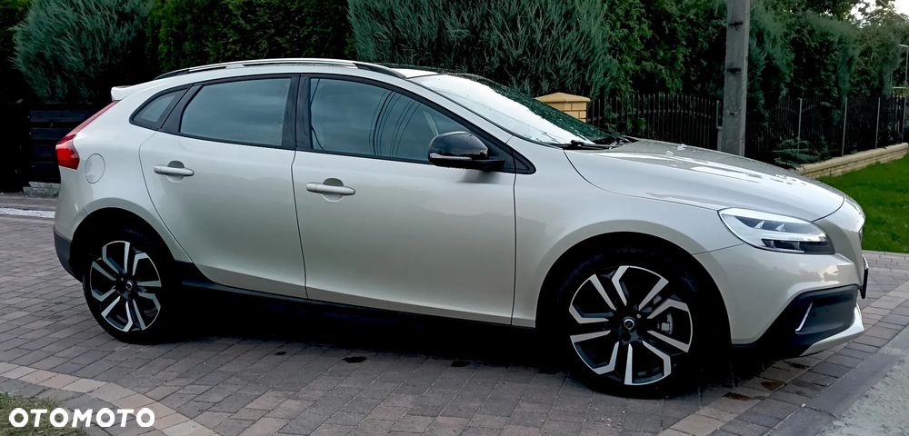 Volvo V40 Cross Country D3 Drive-E SCR Momentum - 12