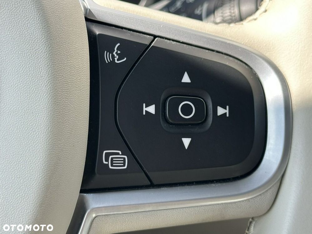 Volvo XC 60 - 24