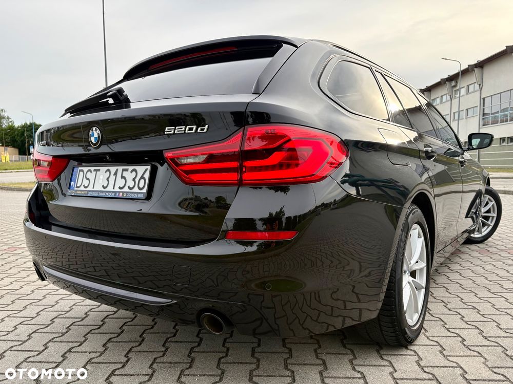 BMW Seria 5 520d xDrive Luxury Line sport - 29