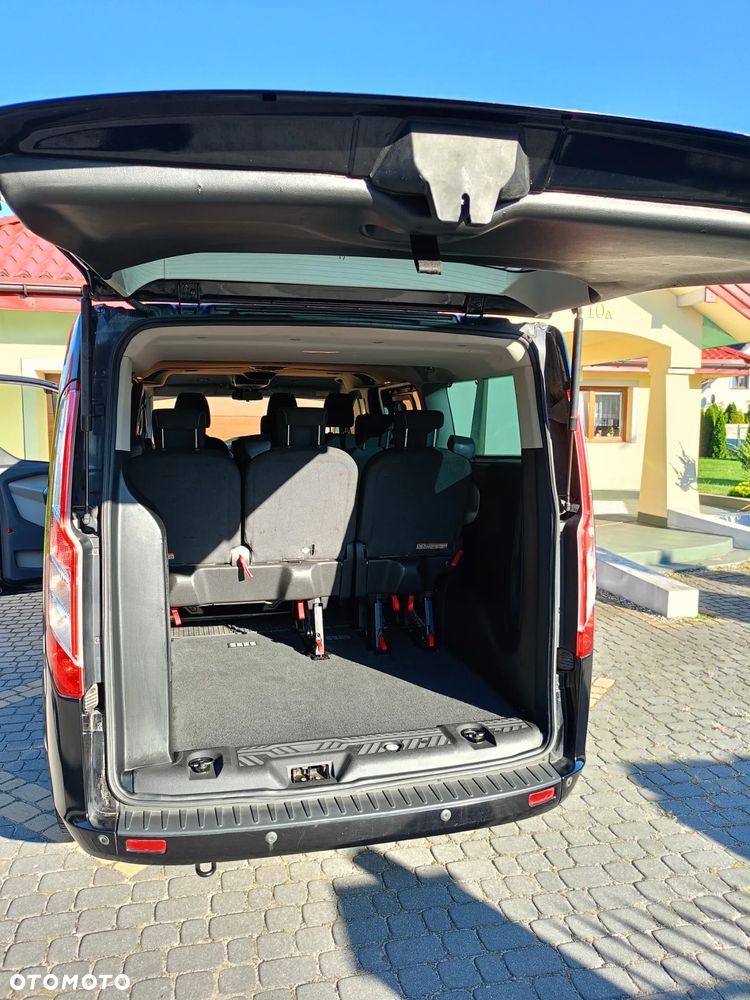 Ford Tourneo Custom - 12