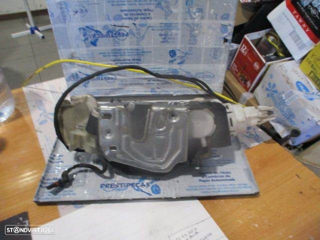 Fecho 2207205735 MERCEDES W220 S320 Cdi 2003 320CDI 204CV 4P PRETO FE 3 + 3 + 2 + 2 PINOS - 3