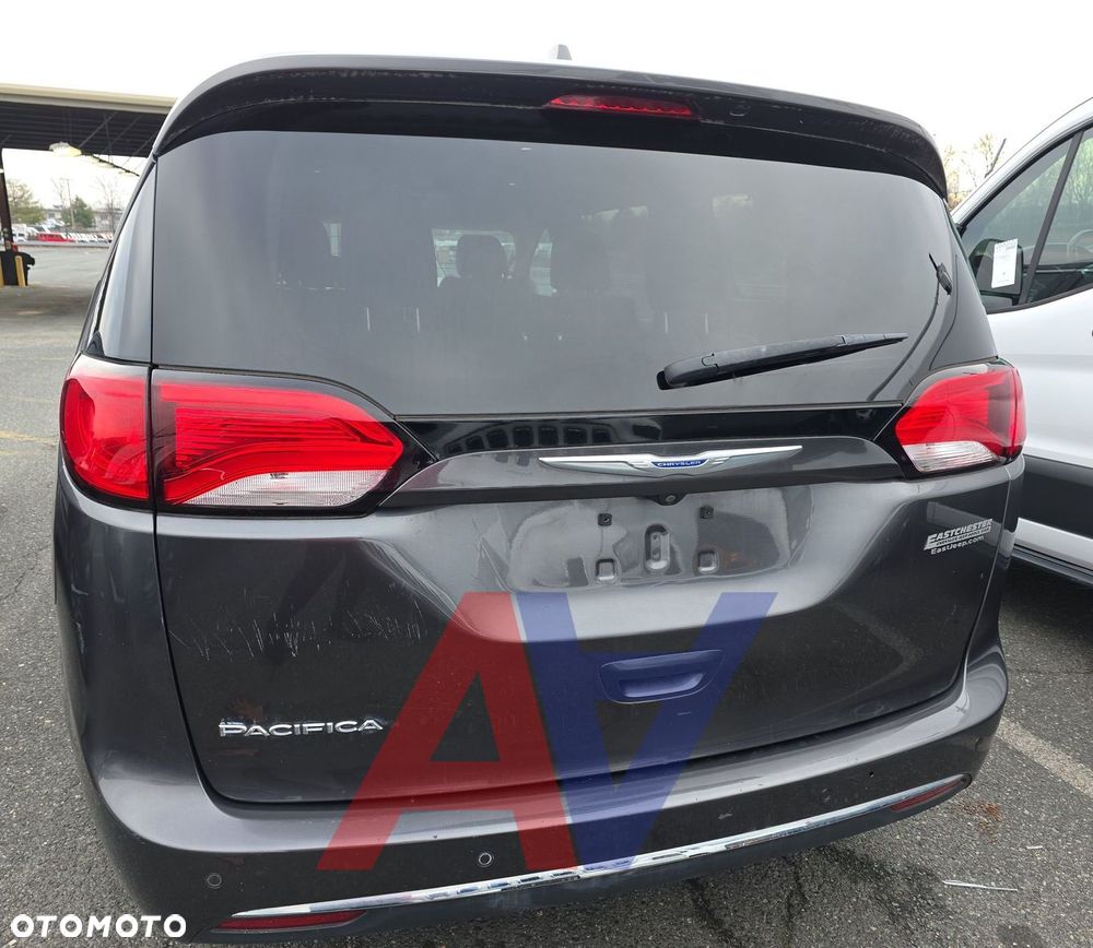 Chrysler Pacifica - 5