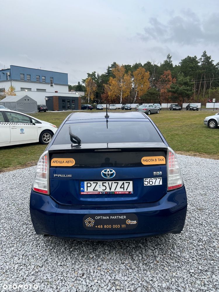 Toyota Prius - 5