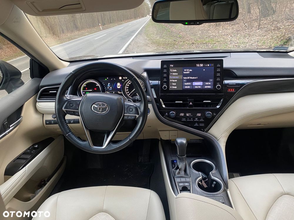 Toyota Camry 2.5 Hybrid Executive CVT - 6