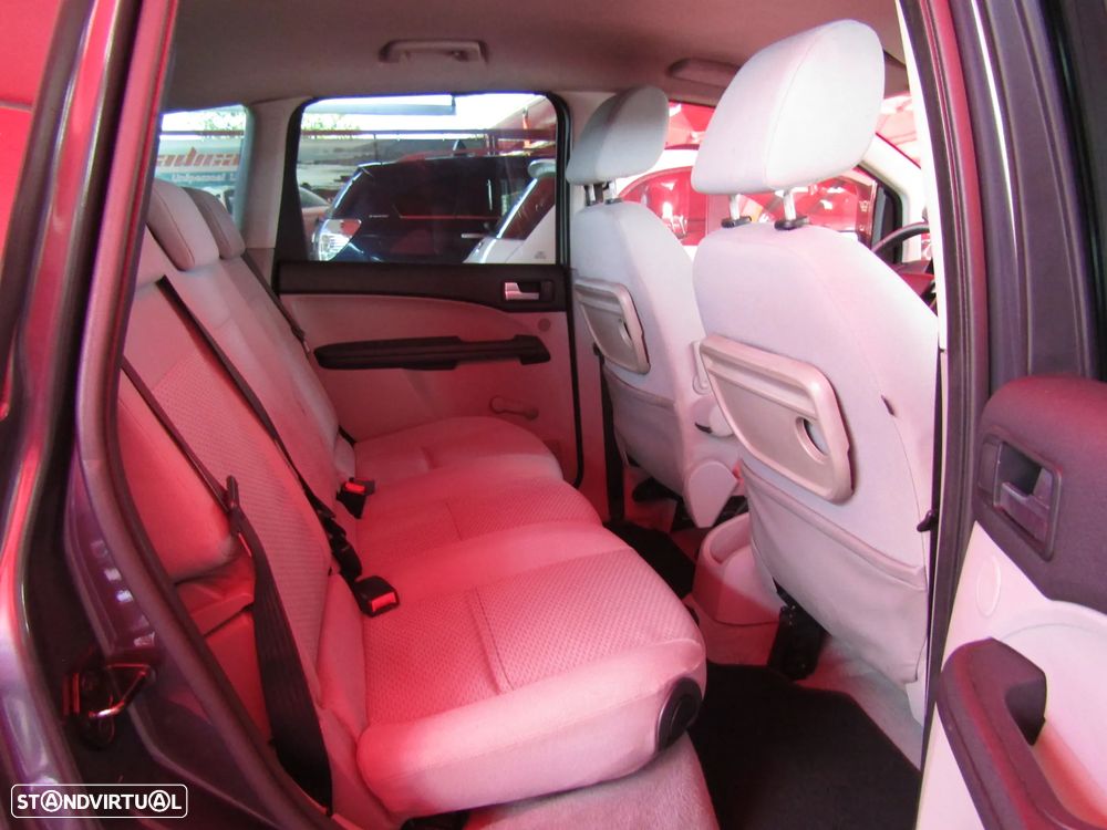 Ford C-Max - 10