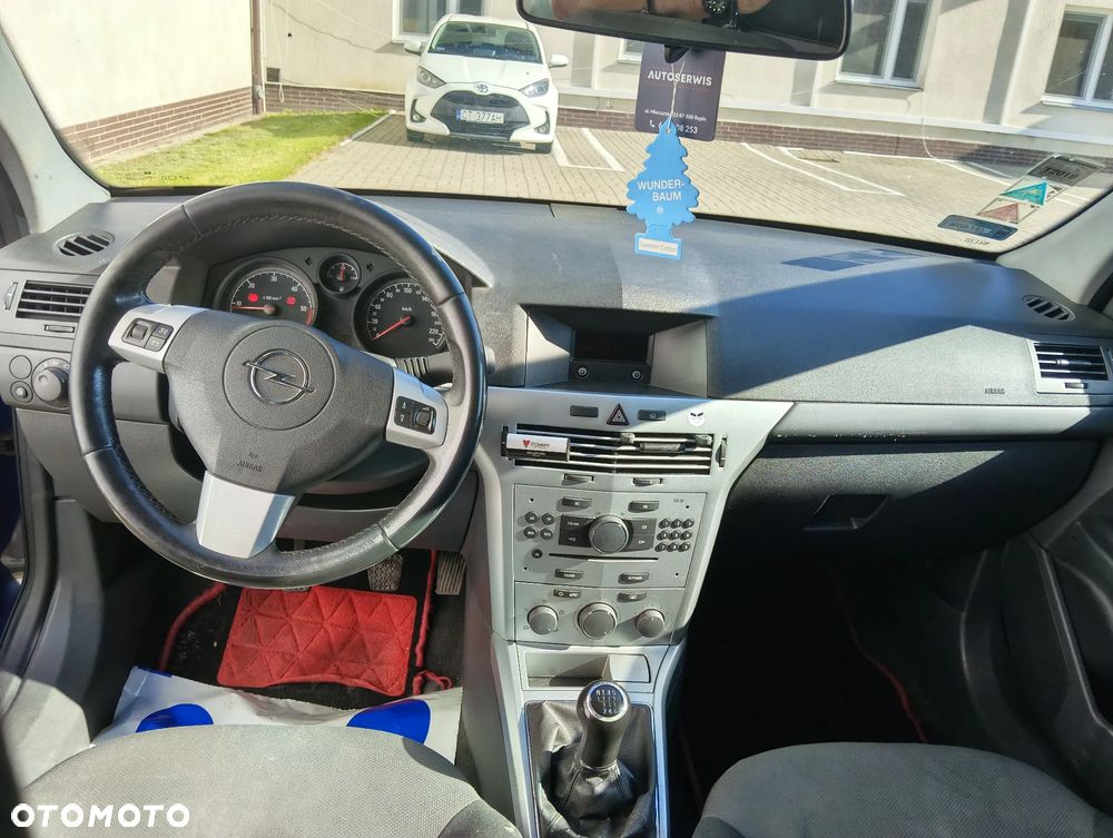 Opel Astra 1.7 CDTI Enjoy - 28