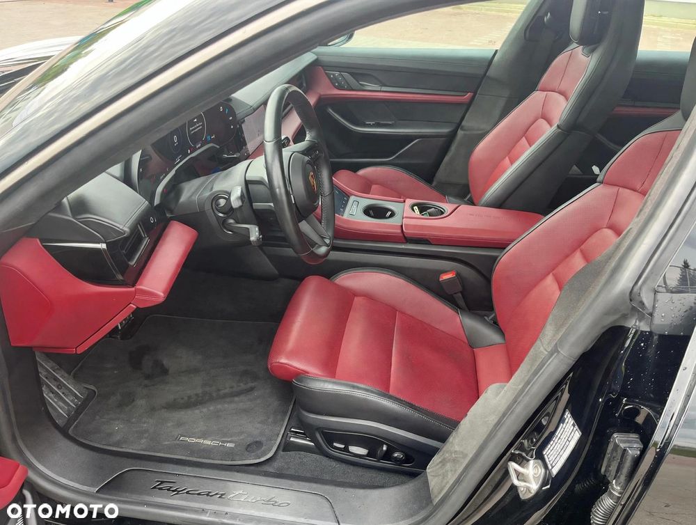 Porsche Taycan Turbo - 7