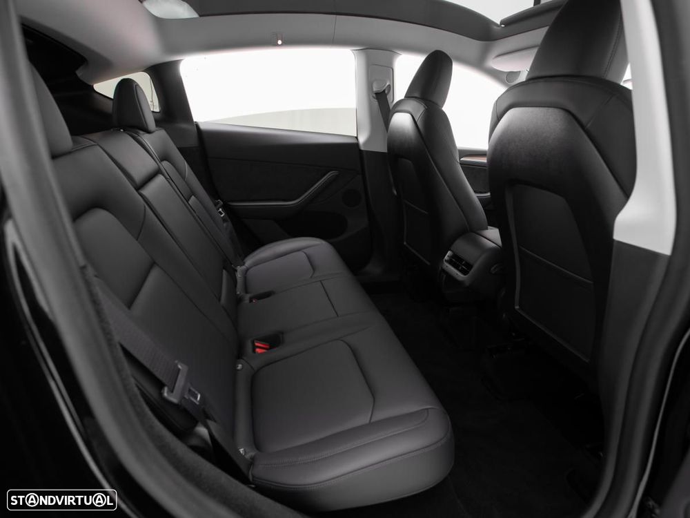 Tesla Model Y Performance Dual Motor AWD - 12