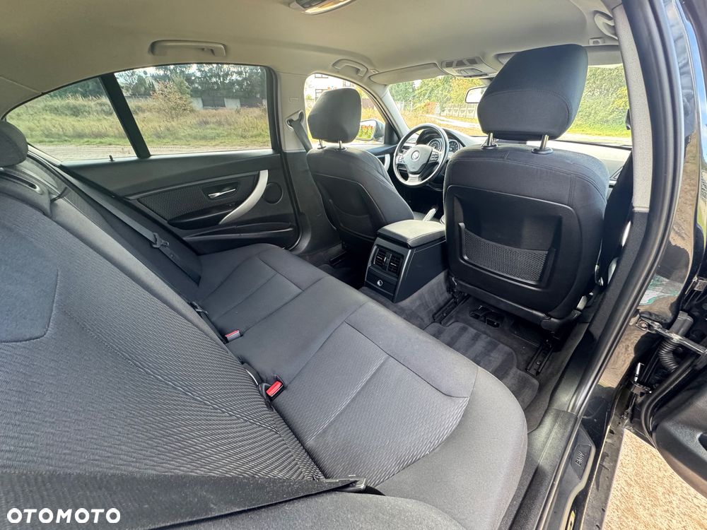 BMW Seria 3 316i M Sport - 16