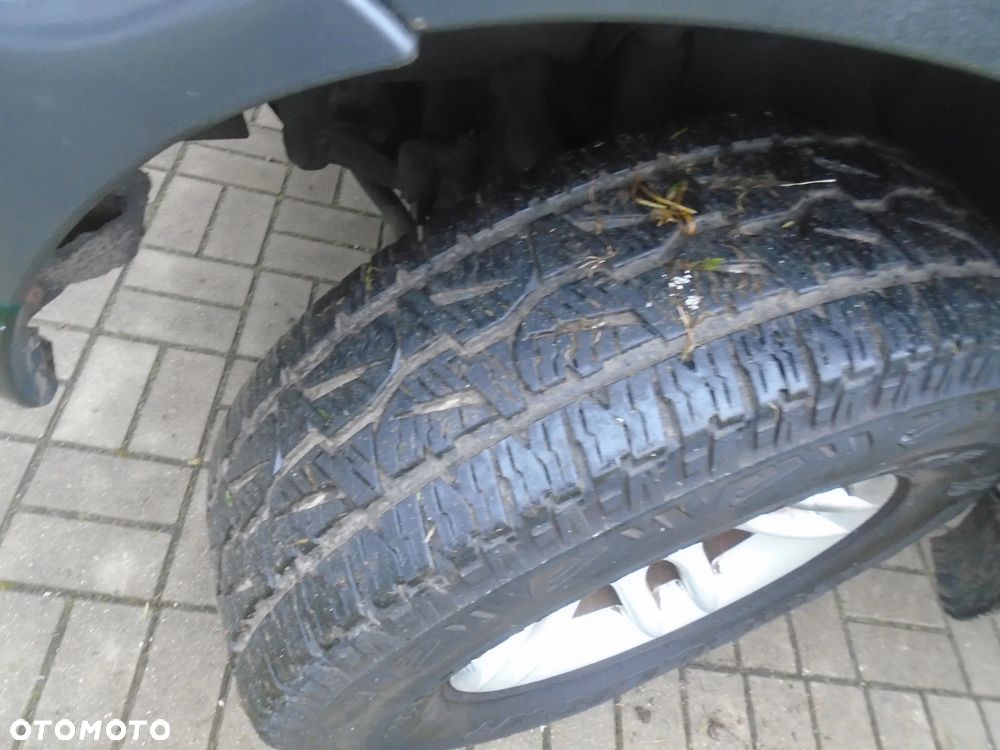 Nissan Terrano 2.7 TD S - 10