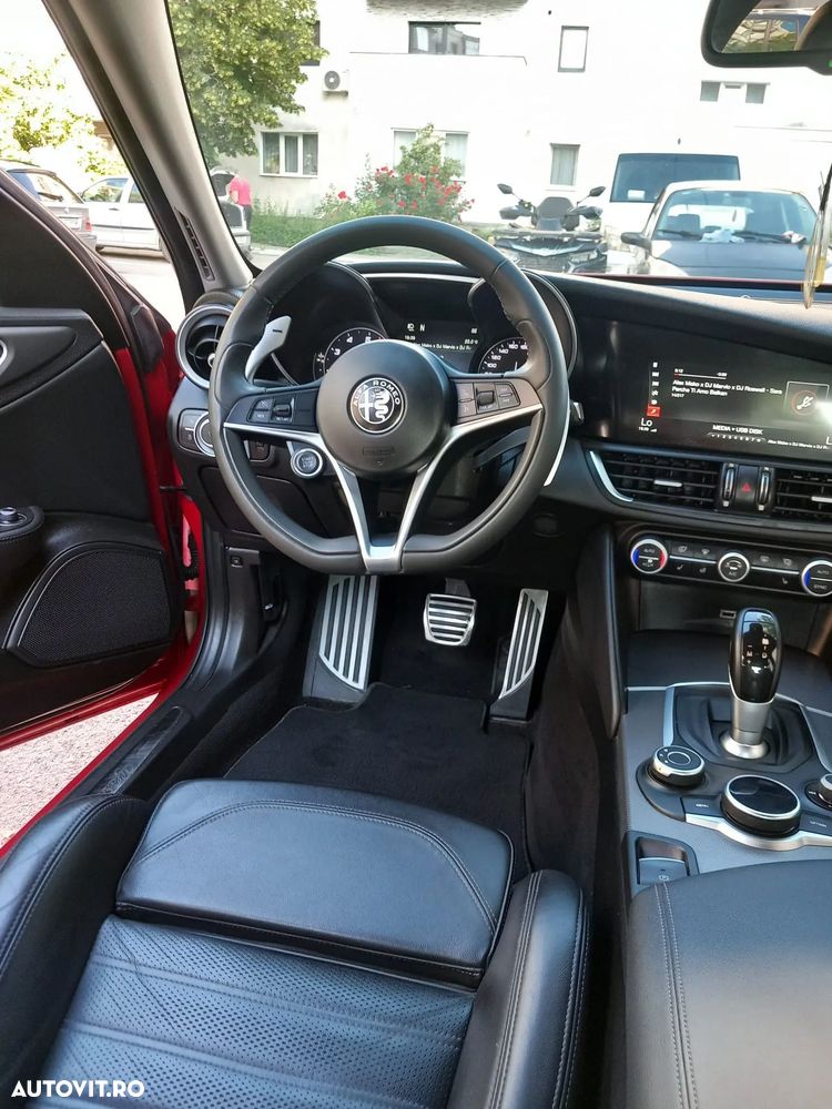 Alfa Romeo Giulia 2.0 Turbo AWD AT8 Veloce - 8