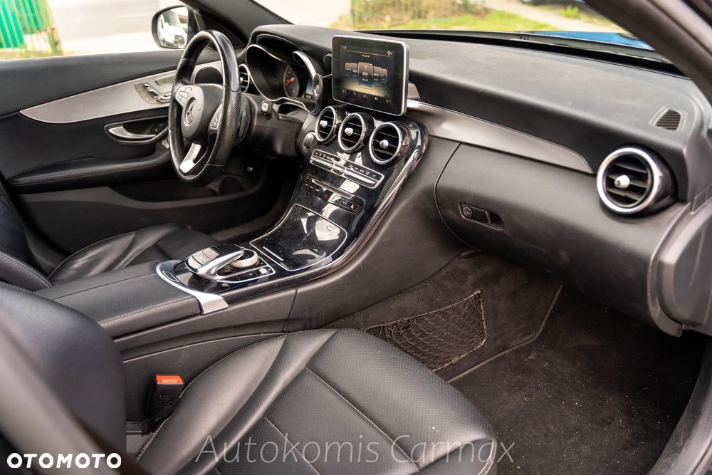 Mercedes-Benz Klasa C 300 9G-TRONIC - 16