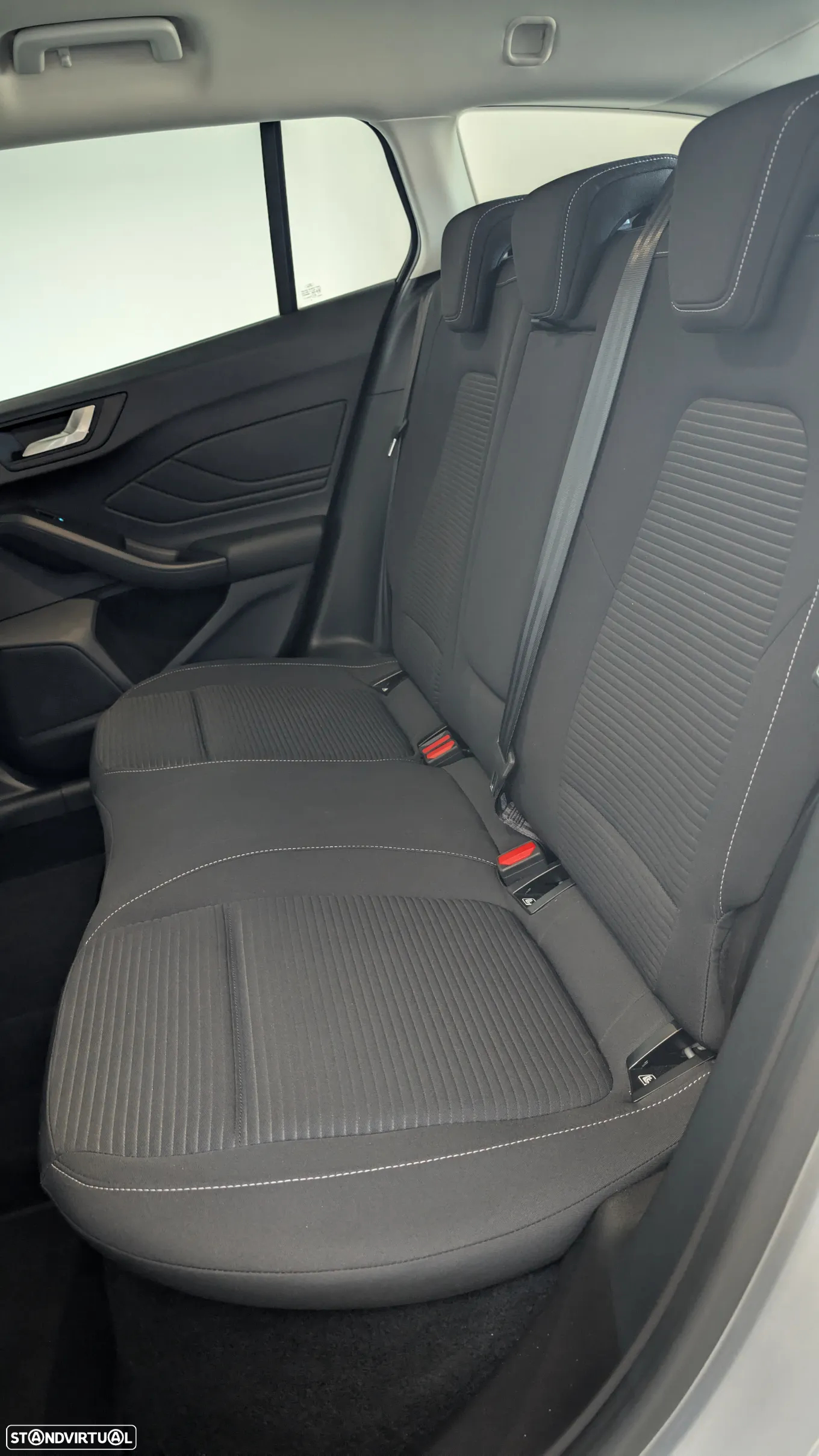 Ford Focus 1.5 TDCi EcoBlue Titanium - 16