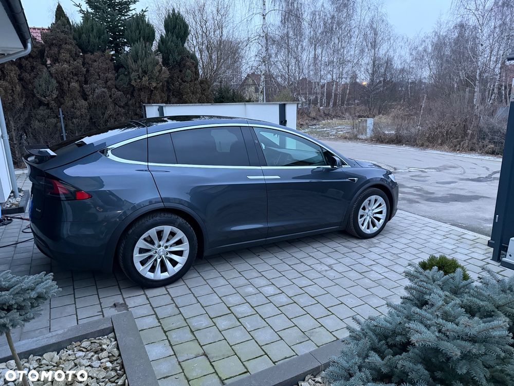 Tesla Model X Long Range Plus - 6