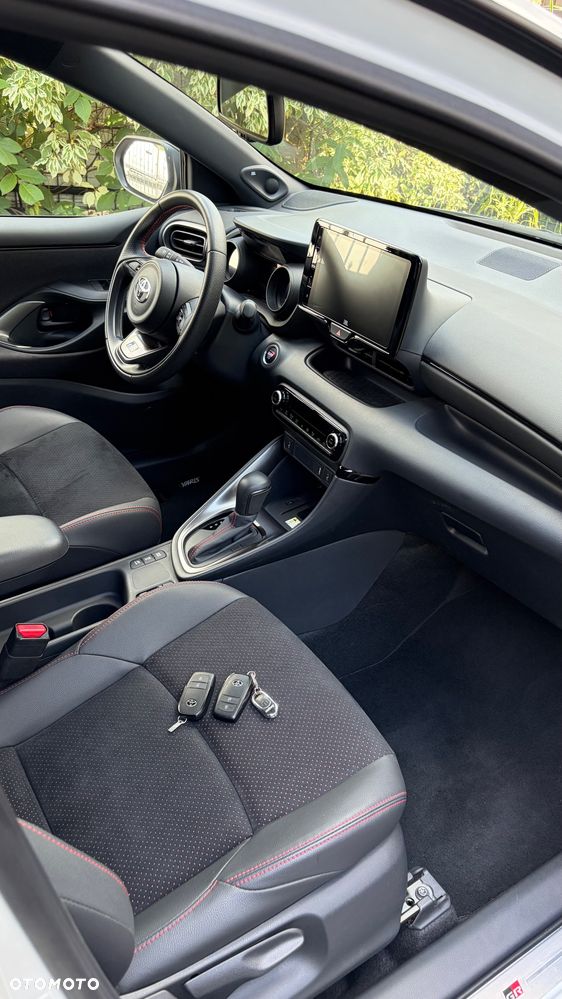 Toyota Yaris Hybrid 1.5 GR Sport - 15