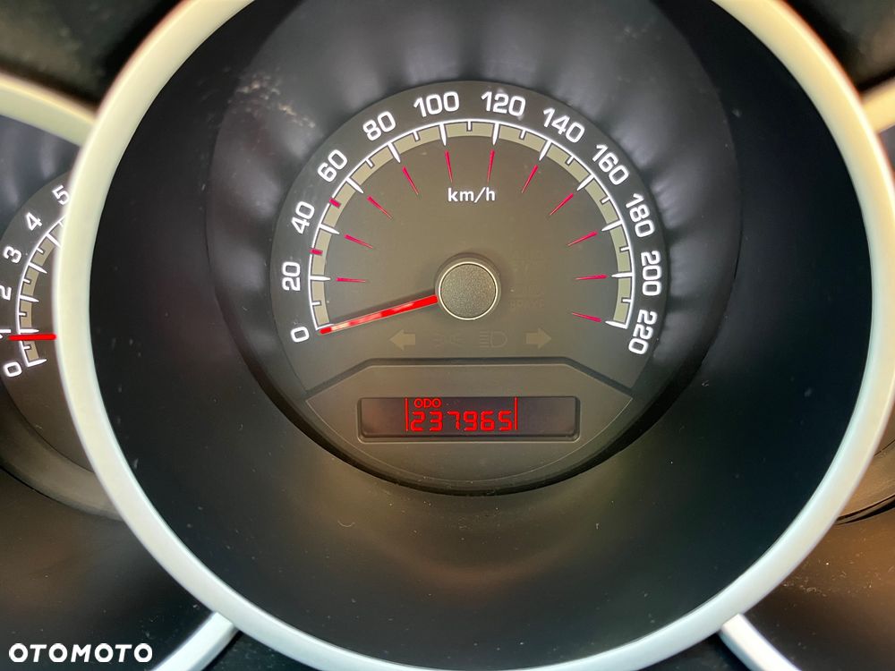 Kia Venga - 22
