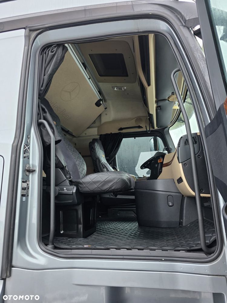 Mercedes-Benz ACTORS 1845 - 6