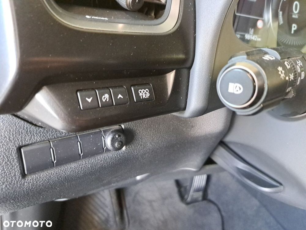 Lexus UX - 35