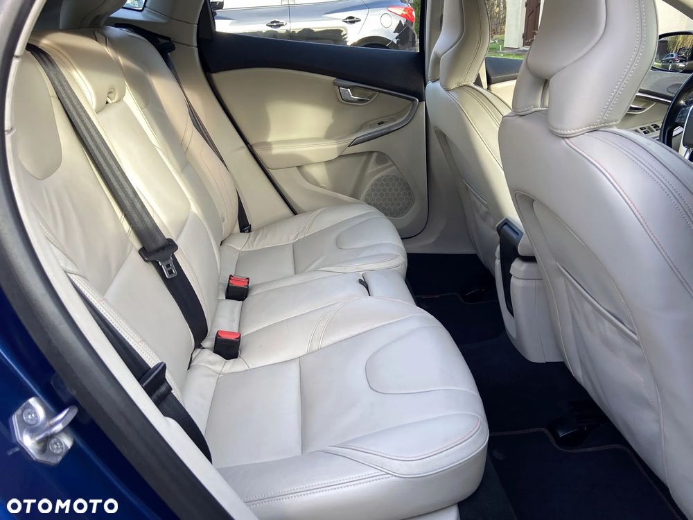 Volvo V40 D2 Ocean Race - 8