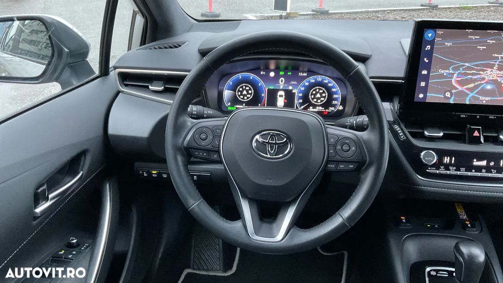 Toyota Corolla TS 1.8 HSD Dynamic - 16