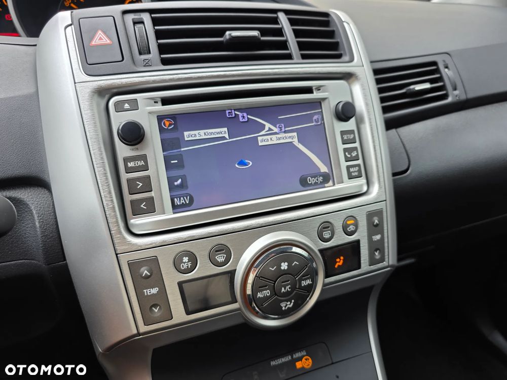 Toyota Verso 1.8 5-Sitzer Executive - 35