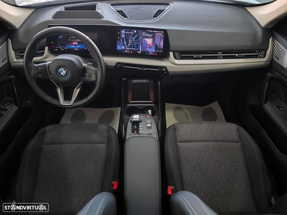 BMW iX1 xDrive30 - 10