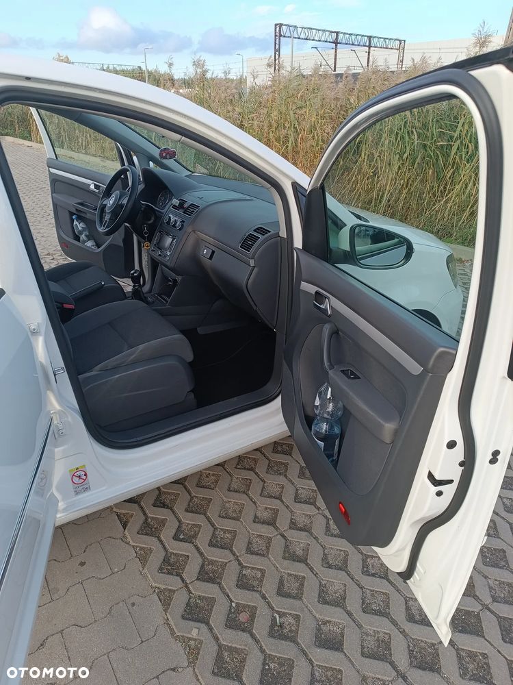Volkswagen Touran - 16