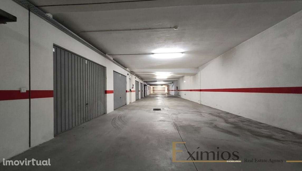 Garagem para dois carros, no centro da Póvoa de Varzim - Grande imagem: 3/5