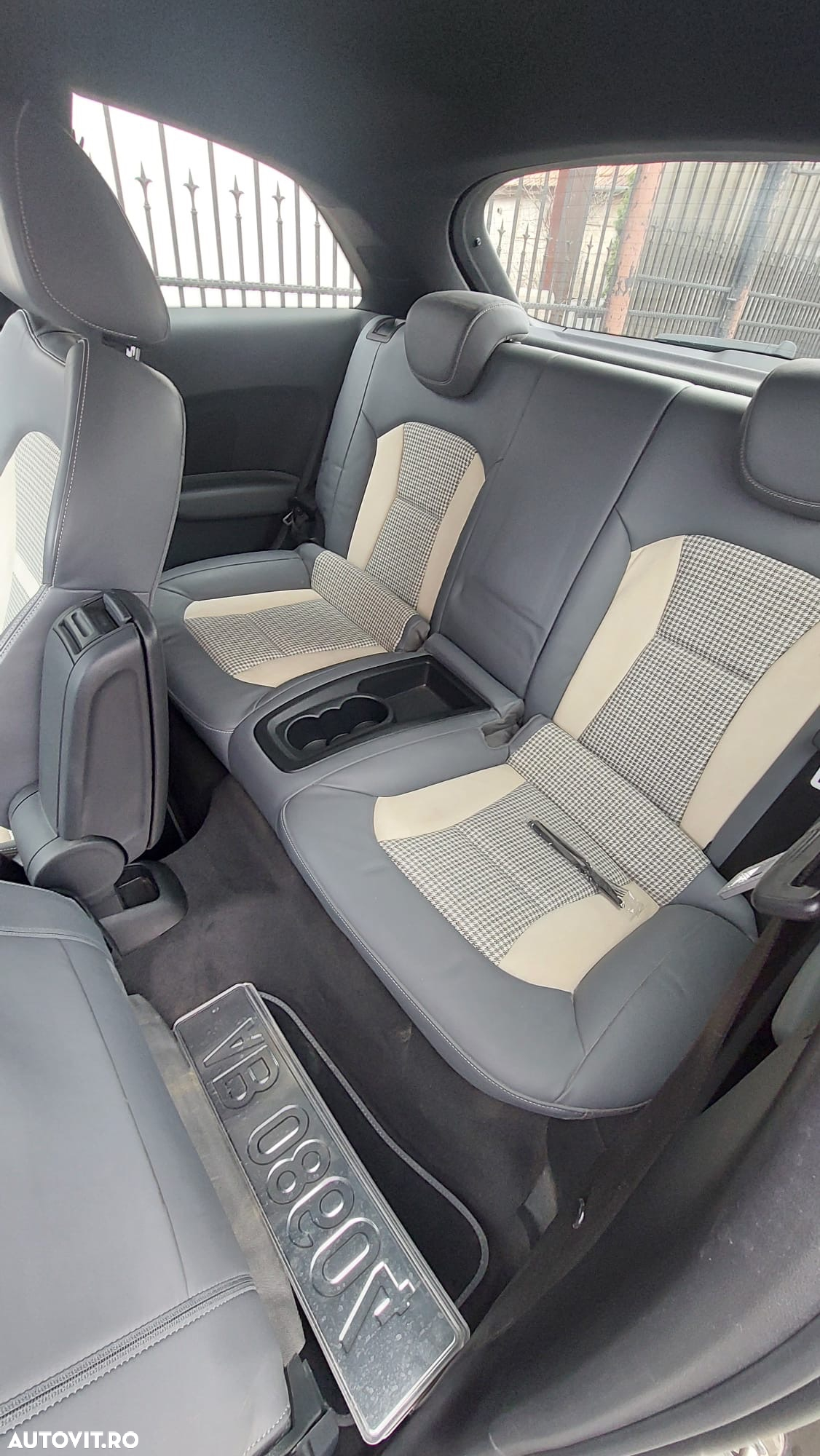 Audi A1 1.6 TDI Attraction - 10