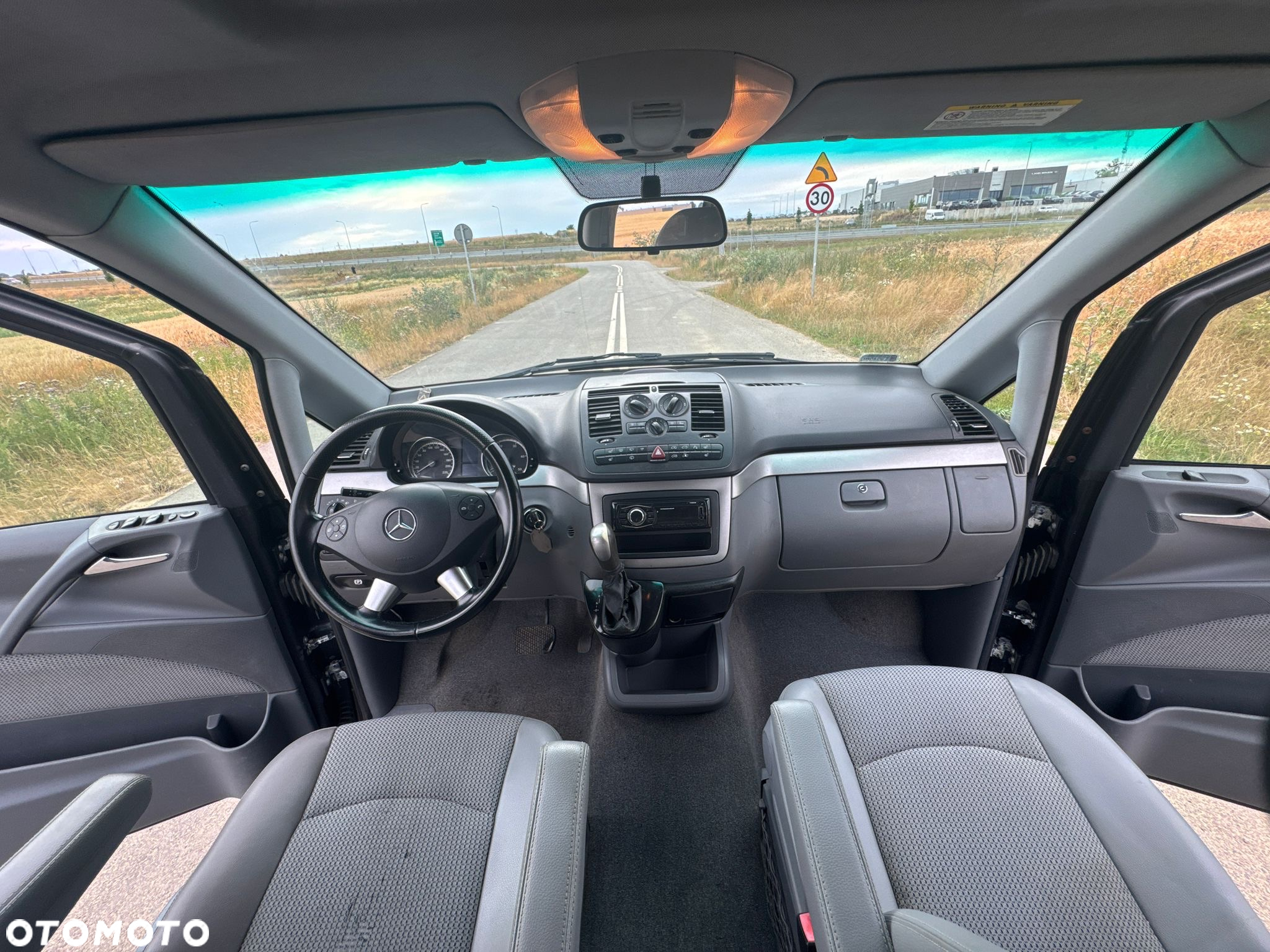 Mercedes-Benz Viano - 11
