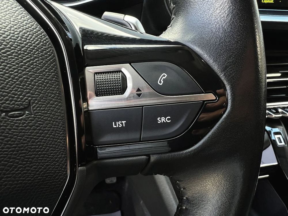 Peugeot 2008 1.5 BlueHDi Allure Pack S&S EAT8 - 26