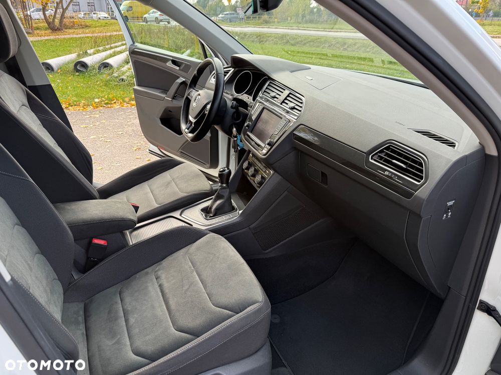 Volkswagen Tiguan 2.0 TDI SCR R-Line - 22