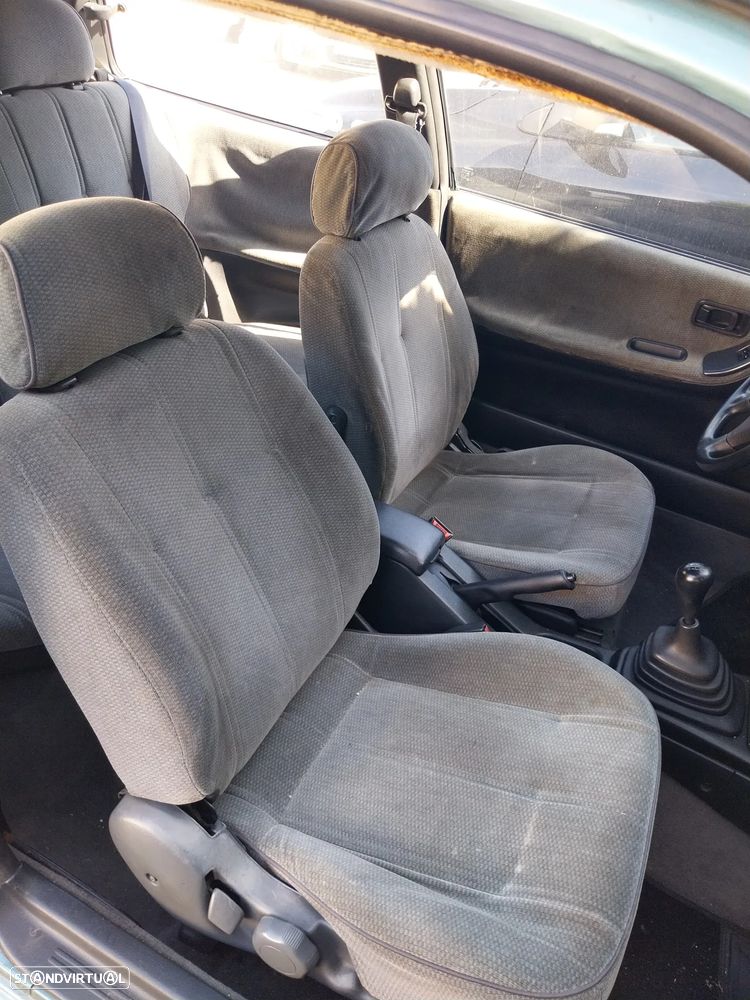 Nissan Sunny Hatchback 1.4 SLX - 5