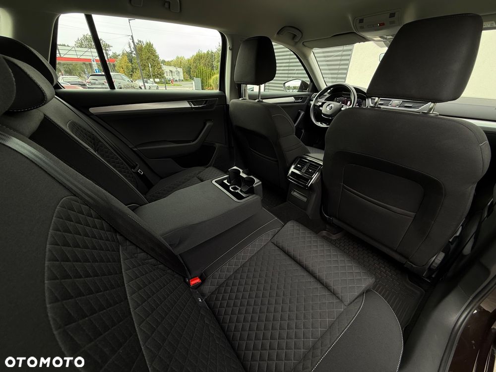 Skoda Superb 2.0 TDI SCR Ambition DSG - 33