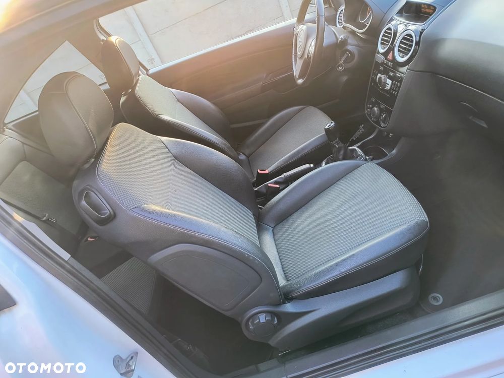 Opel Corsa 1.2 16V Limited Edition - 38